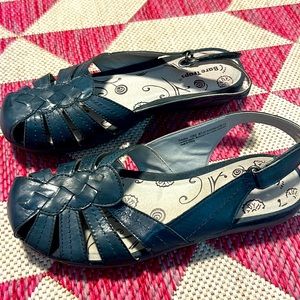 Blue Bare Traps  Really Leather Sandals NWOB